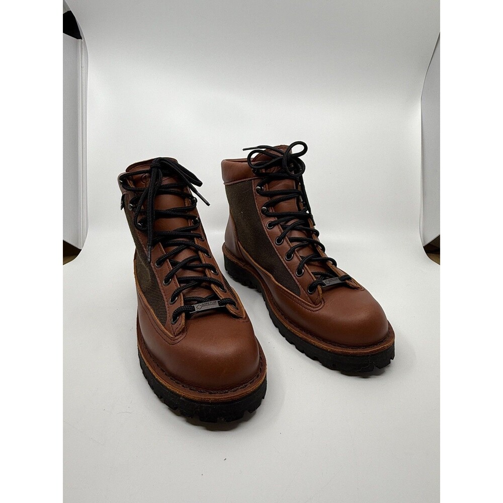 Danner Light Cedar Brown - Women's 10m - Gore-Tex - Made in USA